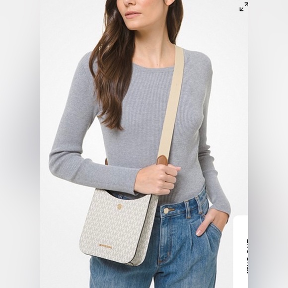 Michael Kors Briley Small Logo Messenger Bag - Picture 2 of 5